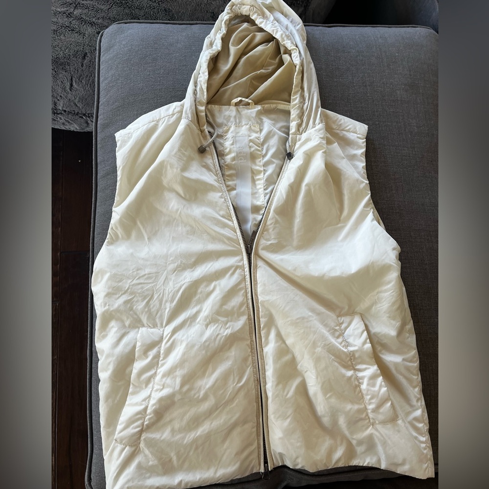 Add down white vest with hood